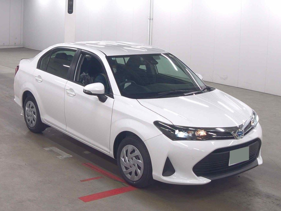 Toyota Corolla Axio Hybrid EX