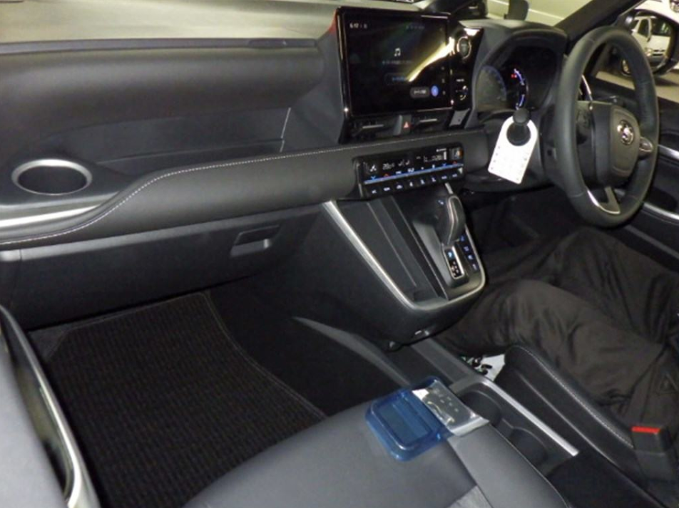 2026 Toyota Noah Hybrid 5D S-Z for sale - image 5