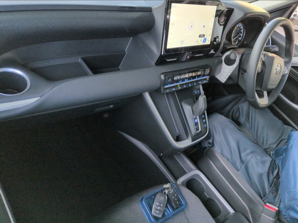 2024 Toyota Noah Hybrid 5D G for sale - image 5