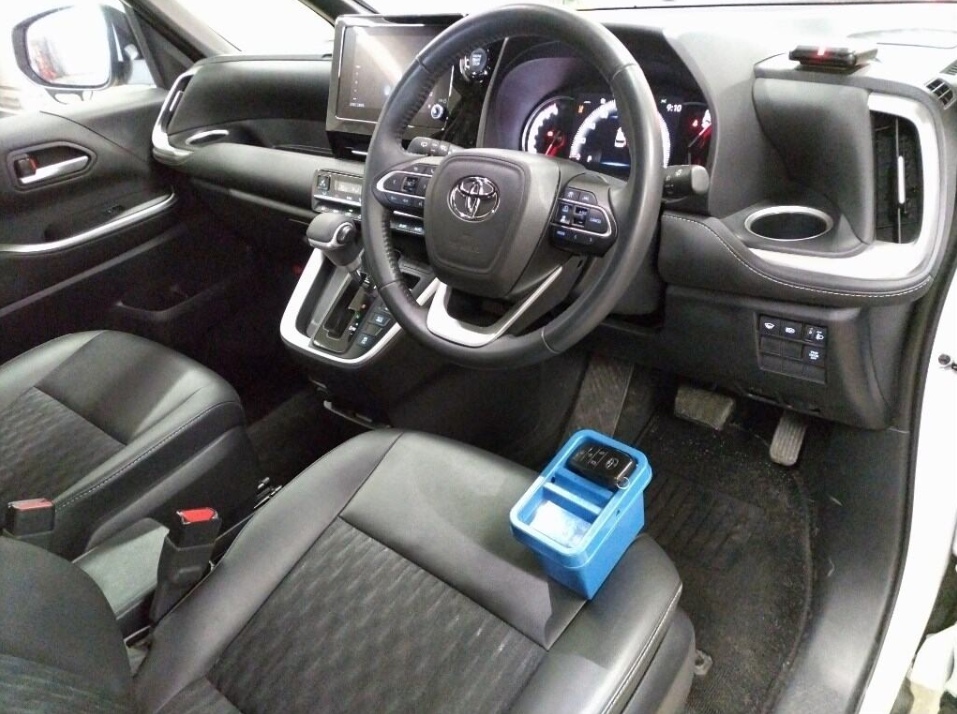 2025 Toyota Noah 5D 4WD S-Z for sale - image 5